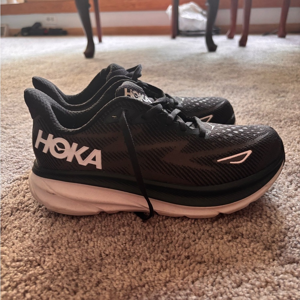 Hoka Women’s Clifton 9 7.5D